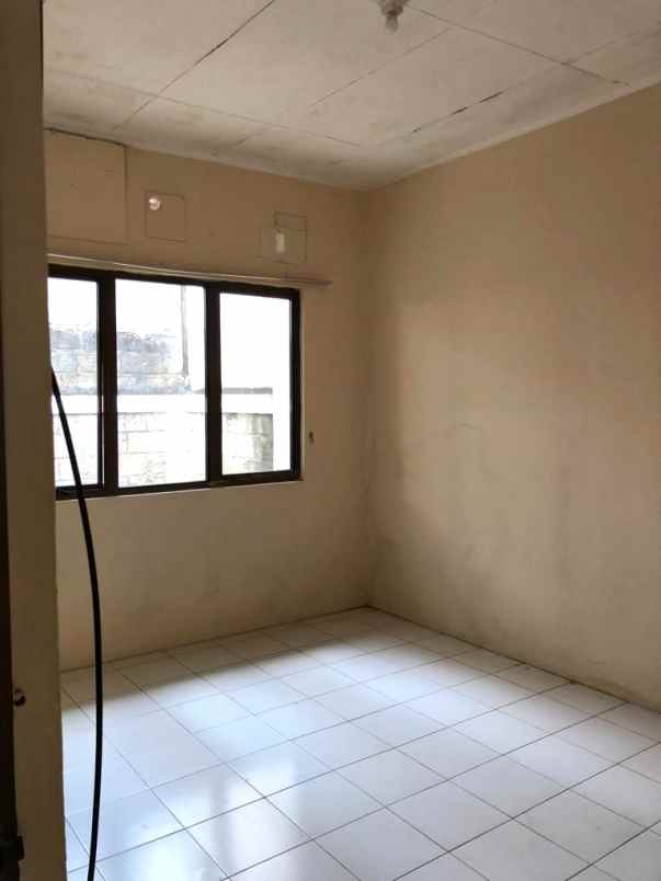 dijual rumah di graha raya bintaro