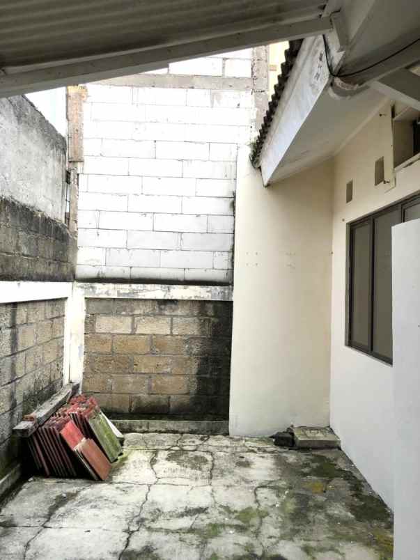 dijual rumah di graha raya bintaro