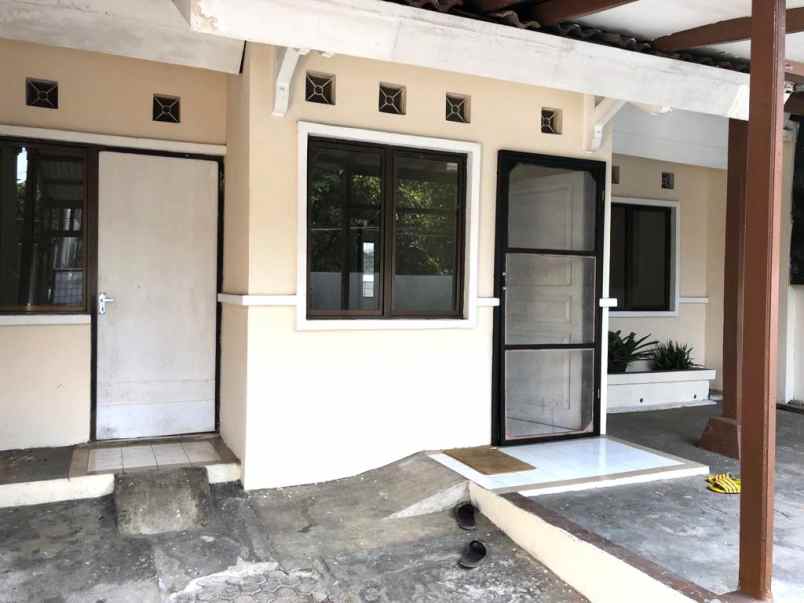 dijual rumah di graha raya bintaro