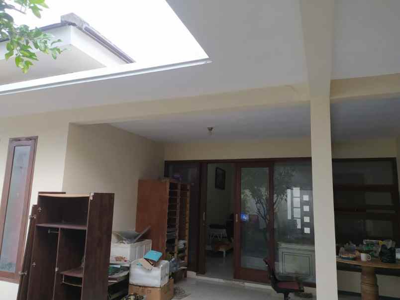 dijual rumah di jalan sulfat