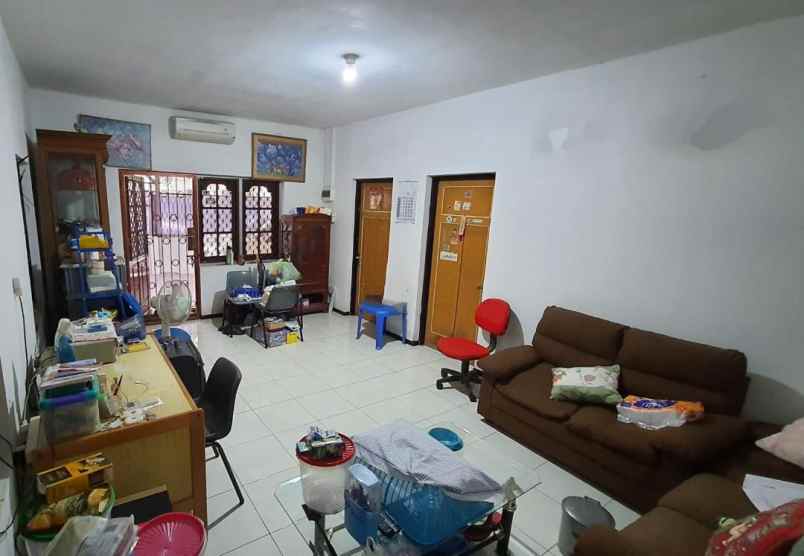 dijual rumah di kramat jaya baru jkt pus jalan 2 mobil