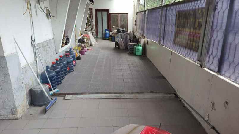 dijual rumah di kramat jaya baru jkt pus jalan 2 mobil