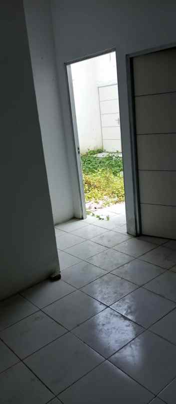 dijual rumah di over kredit rumah di jl