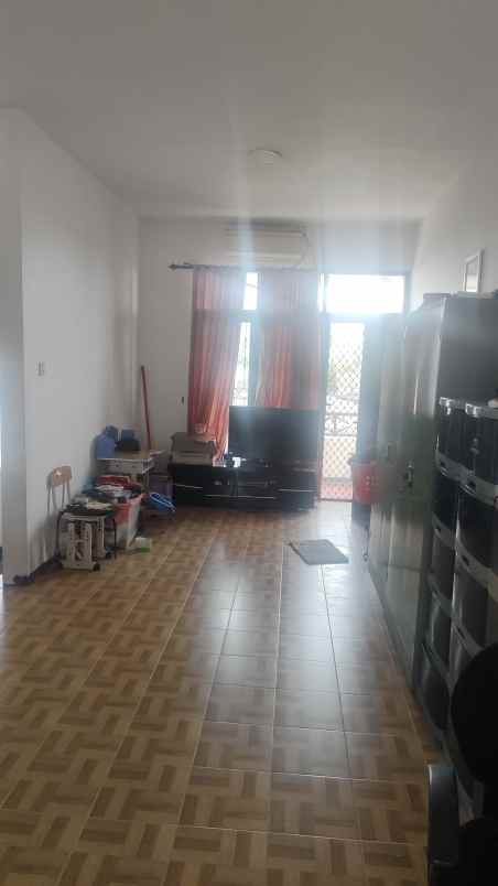 dijual rumah di villa kalijudan indah