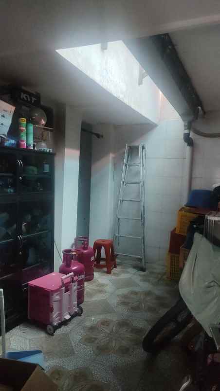 dijual rumah di villa kalijudan indah