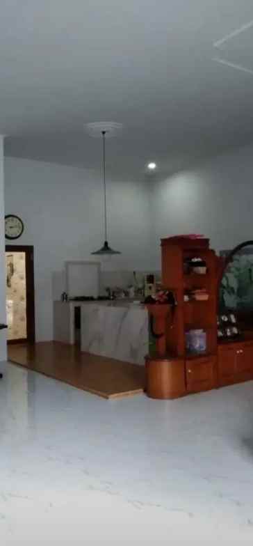 dijual rumah disewakan