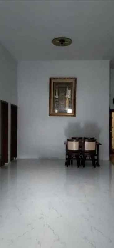 dijual rumah disewakan