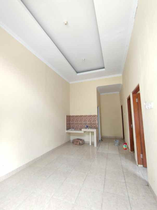 dijual rumah donotirto