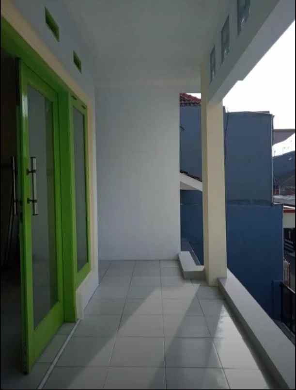 dijual rumah dukuh zamrud