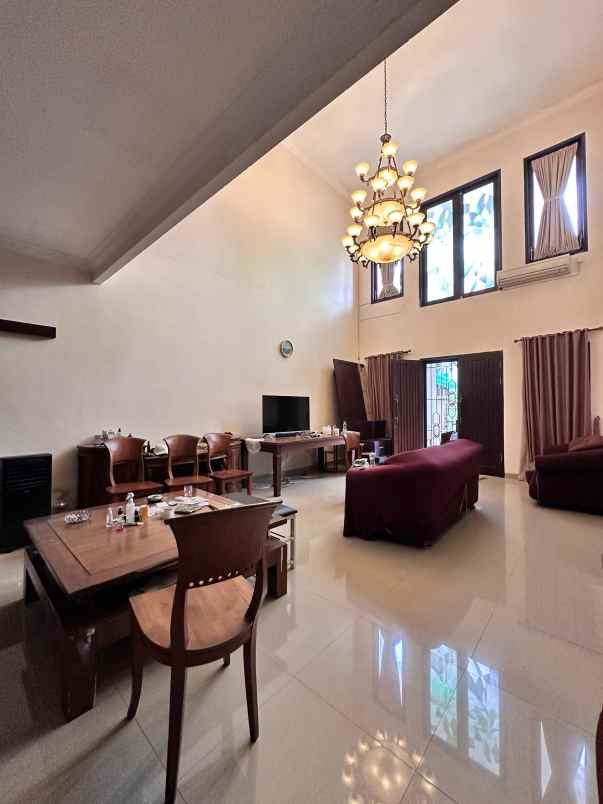 dijual rumah duren tiga jaksel