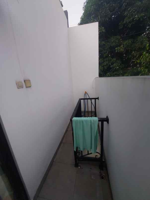 dijual rumah elmira residence jl