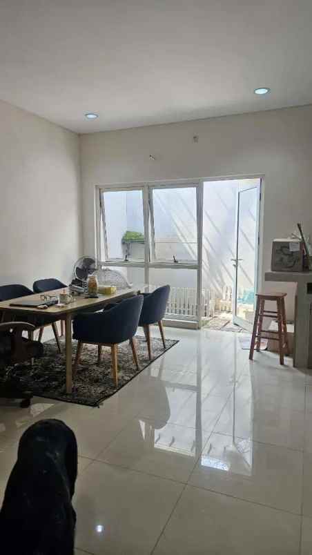 dijual rumah full furnished di visana the savia bsd