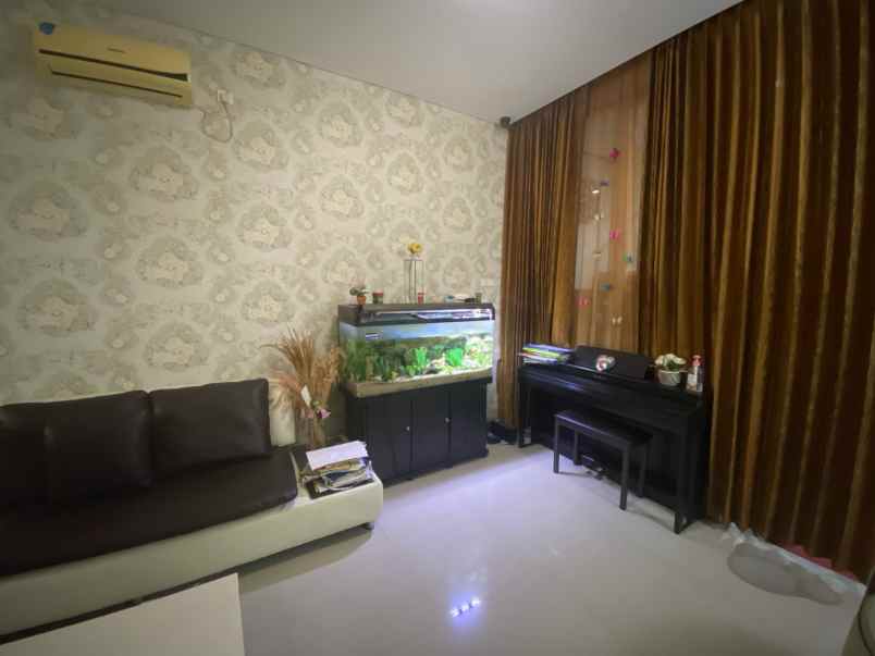 dijual rumah furnished di pakuwon surabaya timur