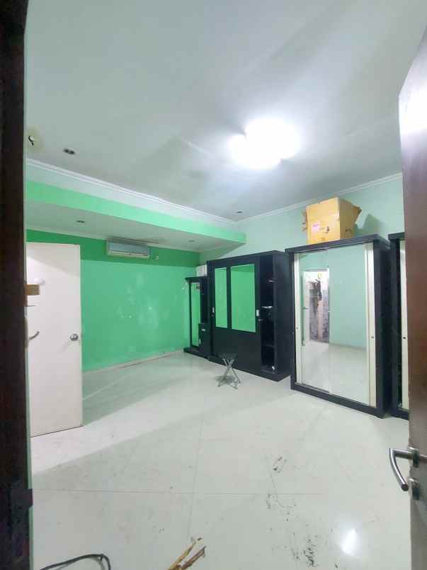 dijual rumah gandaria utara