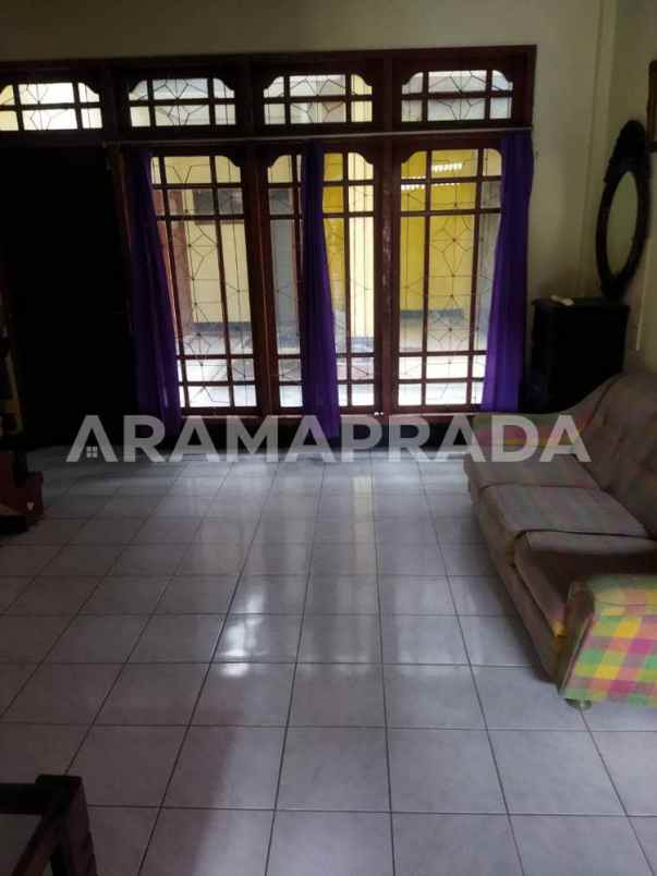 dijual rumah gatsu tengah