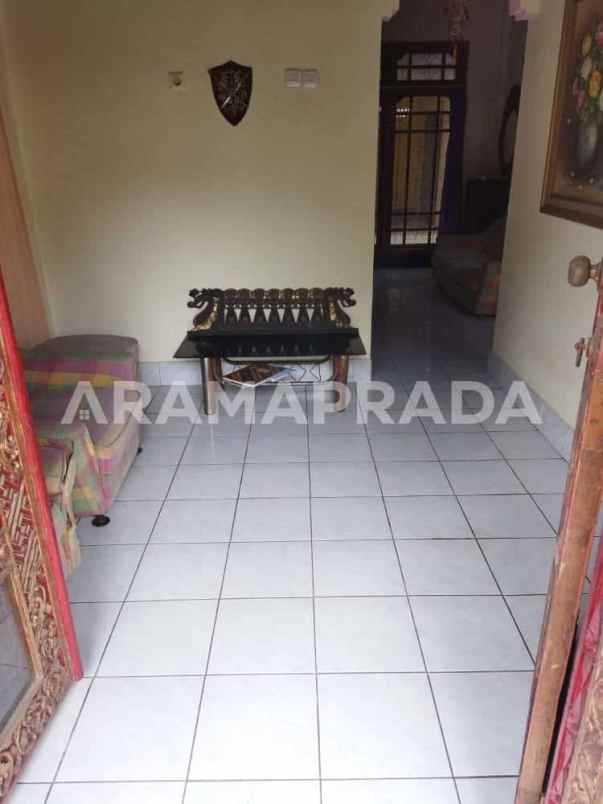 dijual rumah gatsu tengah