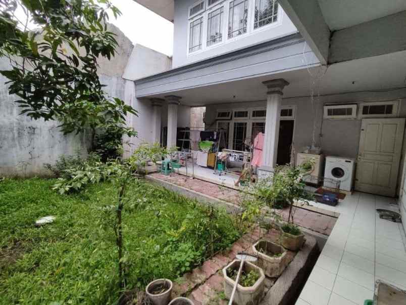 dijual rumah gayung kebonsari