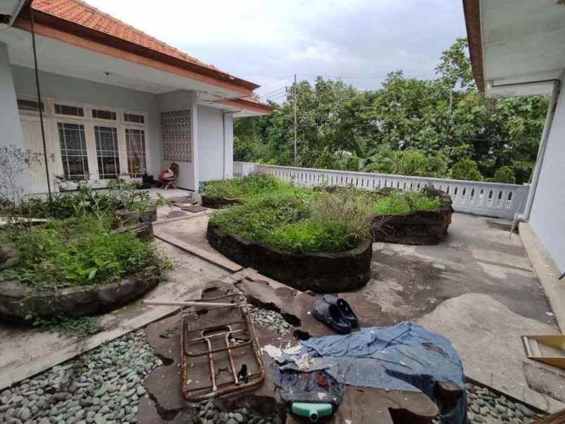 dijual rumah gayung kebonsari