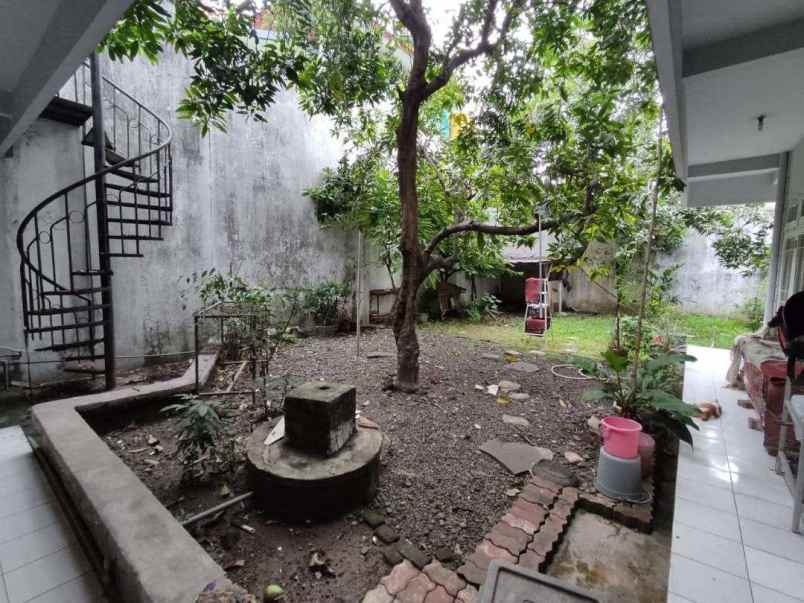 dijual rumah gayung kebonsari