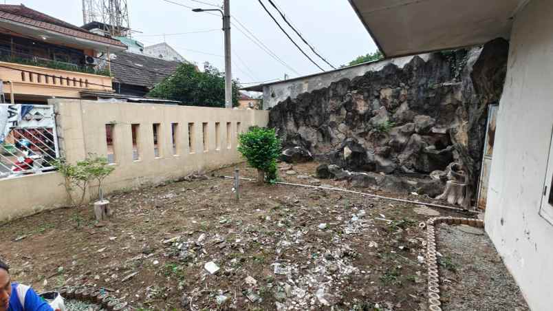 dijual rumah gayung kebonsari