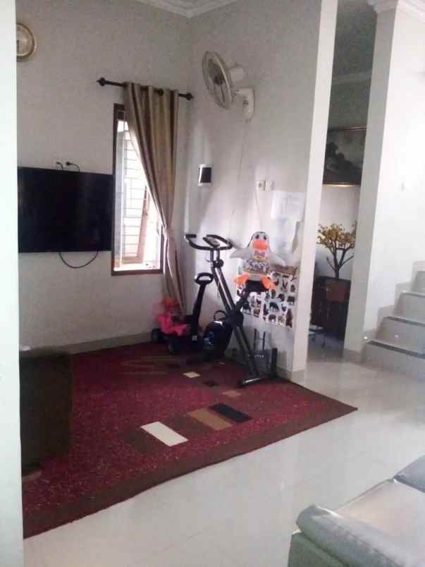 dijual rumah gedongkuning