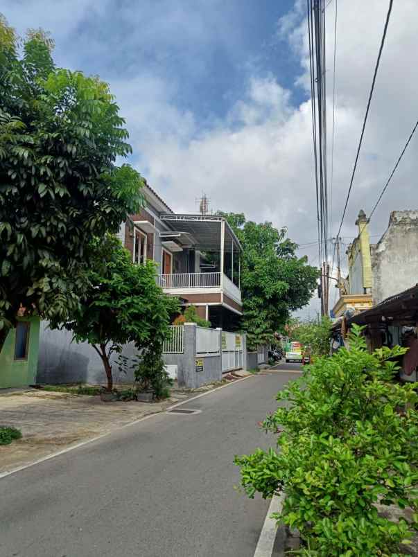 dijual rumah gedongkuning