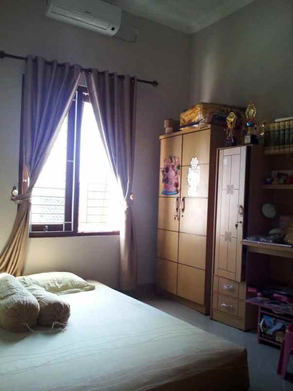 dijual rumah gedongkuning