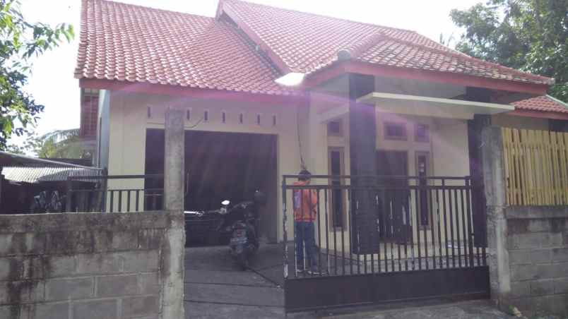dijual rumah giri peni wates kulon progo
