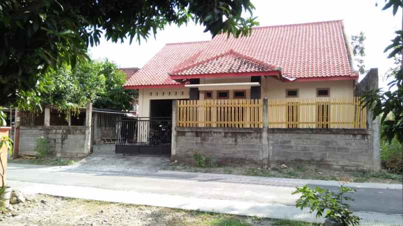 dijual rumah giri peni wates kulon progo