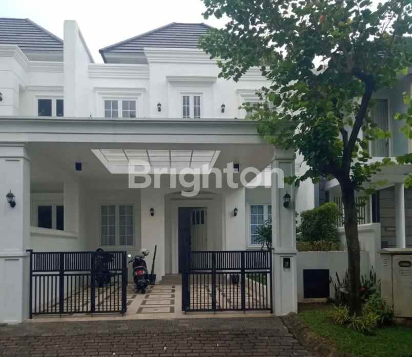 dijual rumah graha family