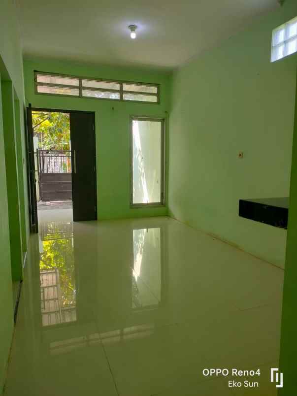 dijual rumah graha kebraon mas