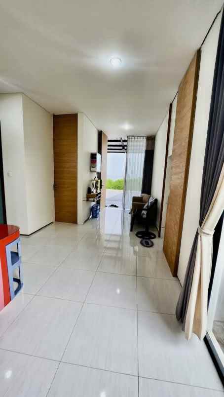 dijual rumah graha natura intiland