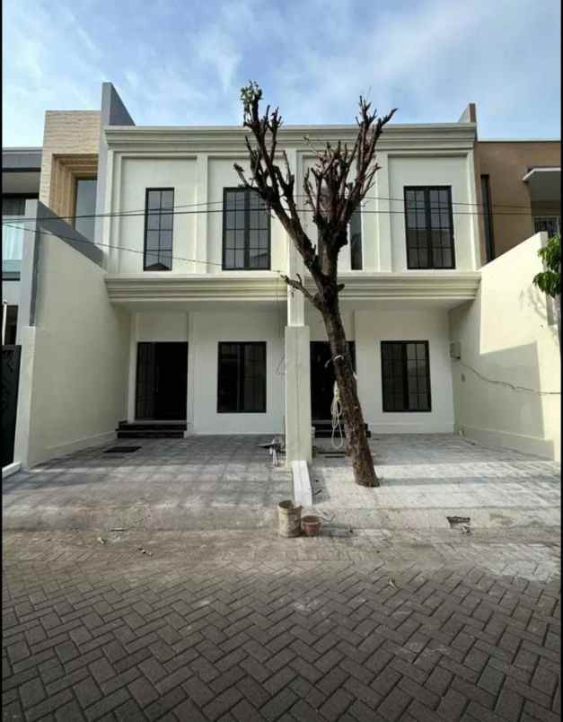 dijual rumah graha santoso regency