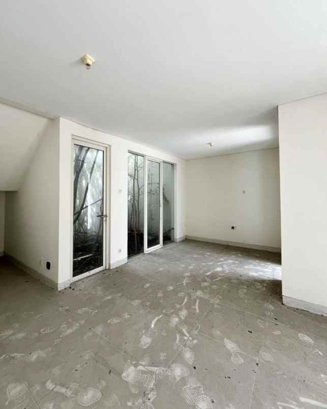 dijual rumah grand pakuwon adelaide