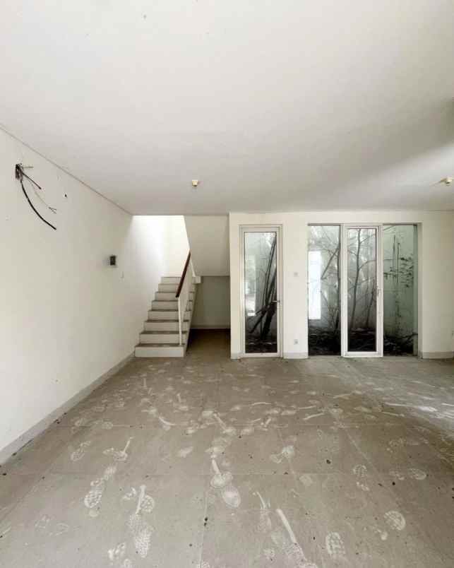 dijual rumah grand pakuwon adelaide