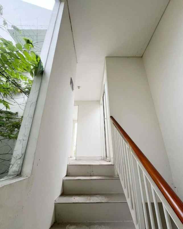 dijual rumah grand pakuwon adelaide