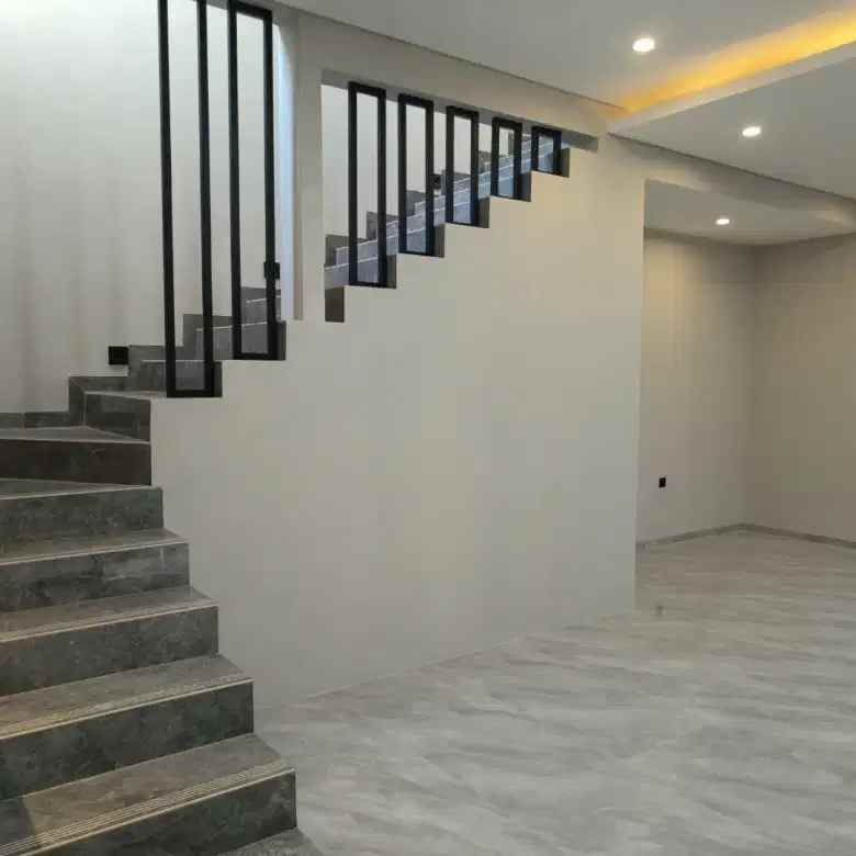 dijual rumah grand pakuwon surabaya baru grees