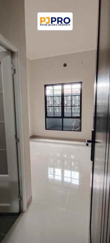 dijual rumah harapan indah