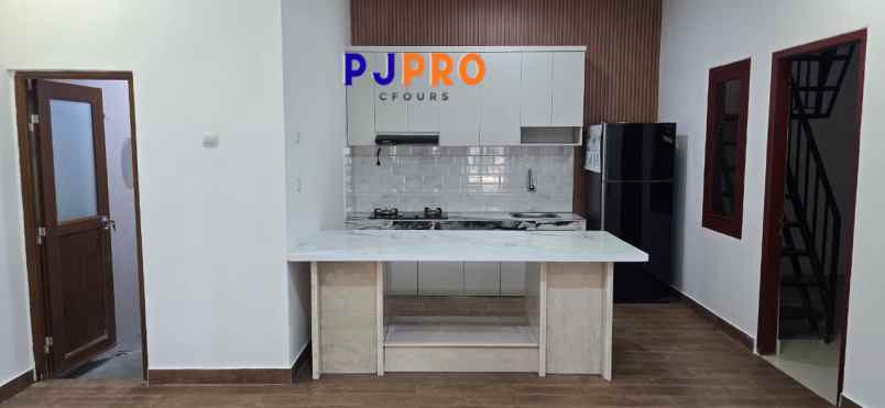 dijual rumah harapan indah cluster aralia