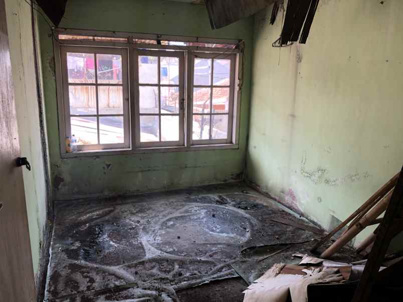 dijual rumah hitung tanah komplek guruminda