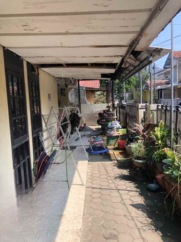 dijual rumah hitung tanah komplek guruminda