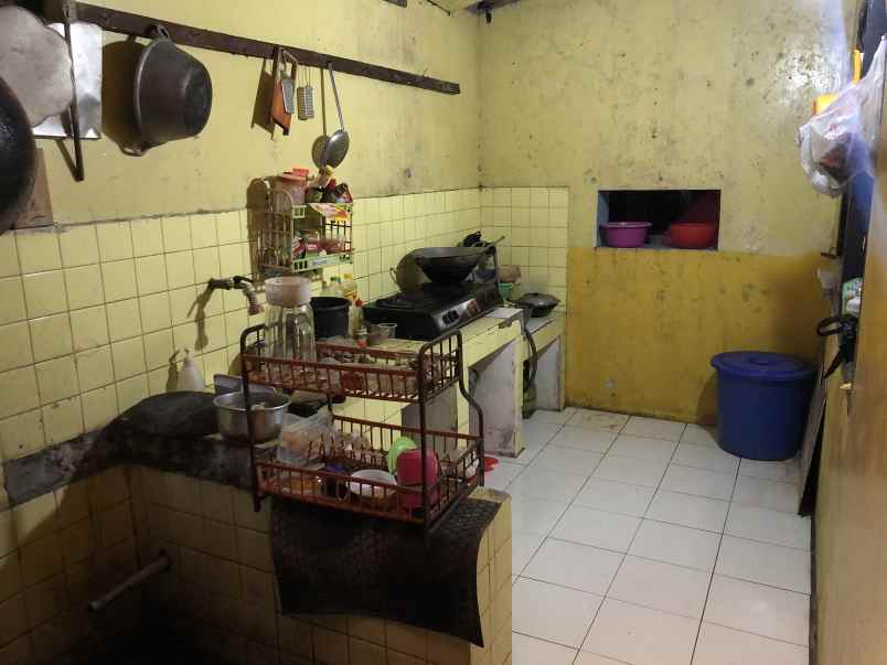 dijual rumah hitung tanah komplek guruminda