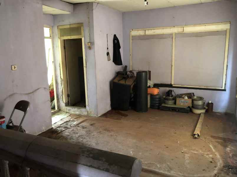 dijual rumah hitung tanah komplek guruminda