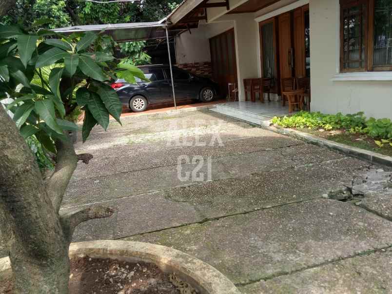 dijual rumah hook jati padang jakarta selatan