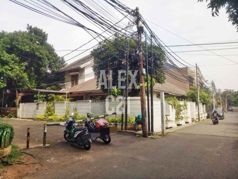 dijual rumah hook jati padang jakarta selatan