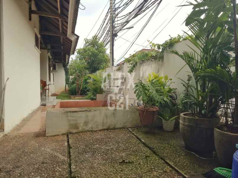 dijual rumah hook jati padang jakarta selatan