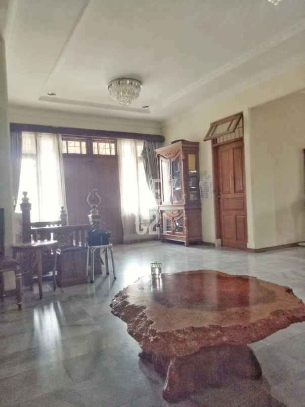 dijual rumah hook jati padang jakarta selatan