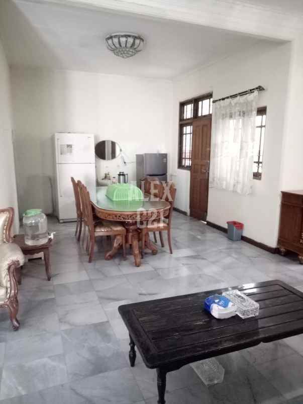 dijual rumah hook jati padang jakarta selatan