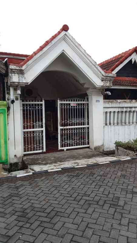 dijual rumah hook medokan asri utara surabaya