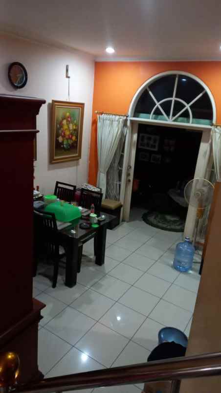 dijual rumah istana regency 1 blok d3 nomor 3